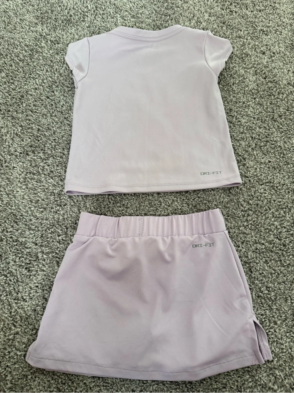 Toddler Girl’s Nike Outfit - Picture 4 of 6